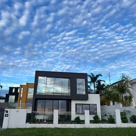 Ferienwohnung Auckland Luxury Seafront House